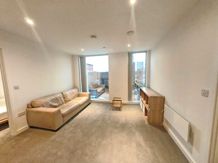 2 Bedroom Apartment To Rent In Boundary Lane, Manchester, Greater Manchester, M15