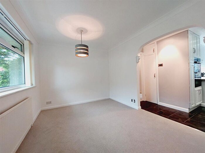 2 Bedroom Detached Bungalow For Sale In Chyngton Lane North, Seaford, BN25