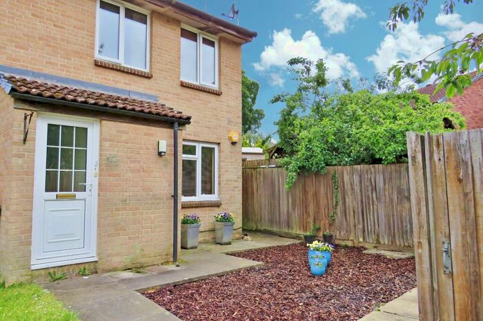 1 Bedroom Apartment To Rent In Muirfield Close, Ifield, Crawley, West Sussex, RH11