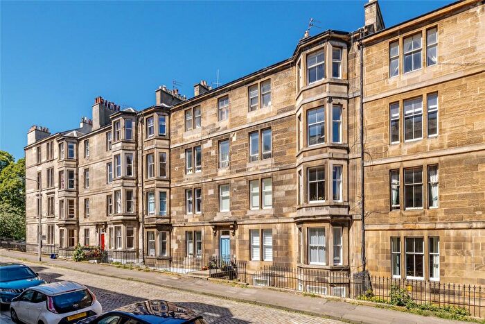 2 Bedroom Apartment For Sale In Leslie Place, Stockbridge, Edinburgh, EH4