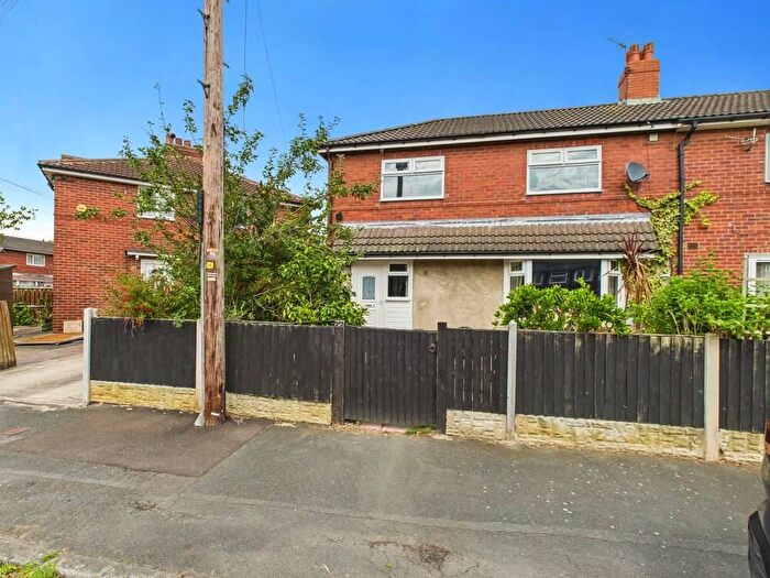 3 Bedroom Terraced House For Sale In Blands Avenue, Allerton Bywater, Castleford, WF10