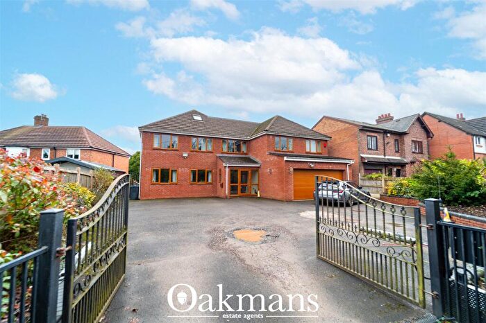 4 Bedroom Detached House For Sale In Rednal Road, Birmingham, West Midlands, B38