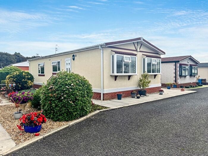 2 Bedroom Mobile/park Home For Sale In Carr Bridge Residential Park, Blackpool, FY4