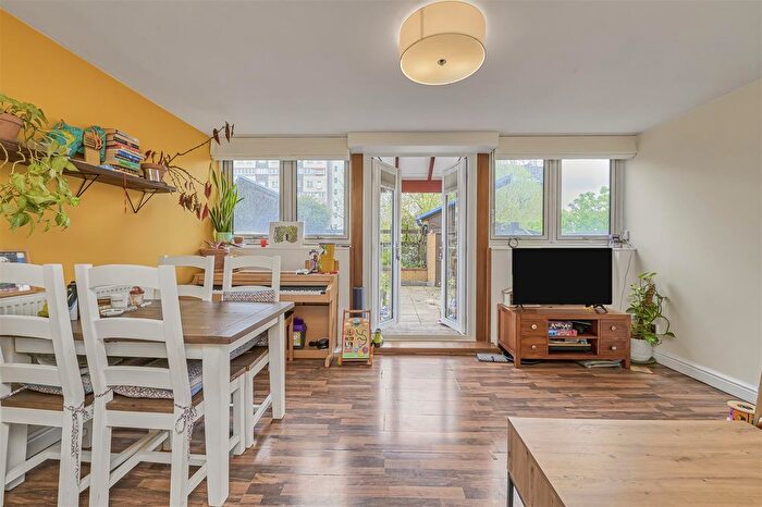 3 Bedroom Property For Sale In Charlotte Despard Avenue, London, SW11