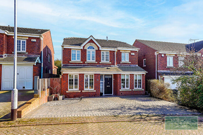 4 Bedroom Detached House For Sale In Castle Lodge Way, Rothwell, Leeds, LS26