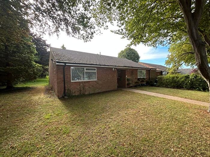 1 Bedroom Bungalow For Sale In Gorringe Avenue, Southdowns, South Darenth, DA4
