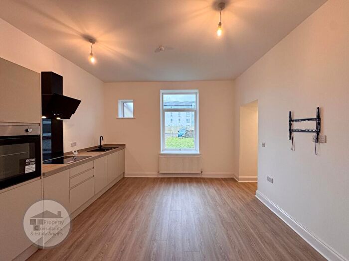 1 Bedroom Flat To Rent In Station Road, Strathaven, ML10