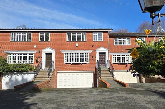 4 Bedroom Town House For Sale In Norwood Park, Altrincham, WA14