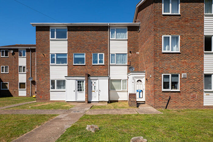 2 Bedroom Maisonette For Sale In Abbotts Road, Cheam, Sutton, SM3