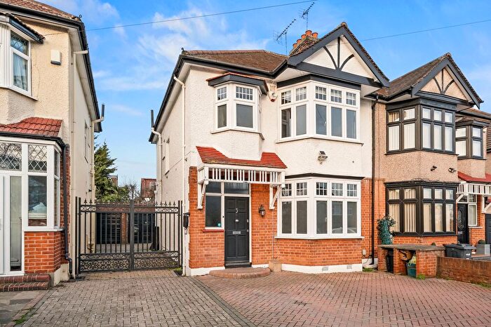 3 Bedroom Semi Detached House For Sale In Broadmead Road, Woodford Green, IG8