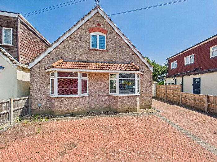 3 Bedroom Bungalow For Sale In Wrens Avenue, Ashford, Surrey, TW15