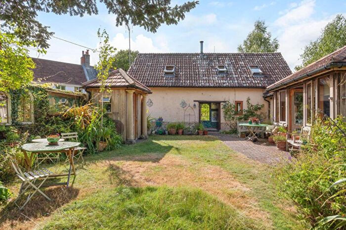 3 Bedroom Detached House For Sale In The Green, Dorchester, DT2