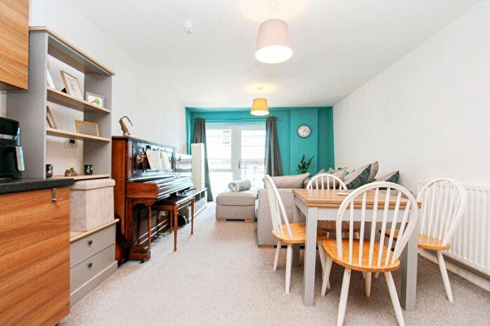 2 Bedroom Flat For Sale In Centenary Plaza, Southampton, SO19