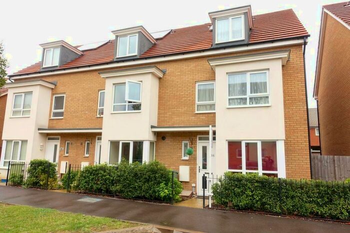 4 Bedroom Semi-Detached House To Rent In Warwick Avenue, Broughton, Milton Keynes, MK10