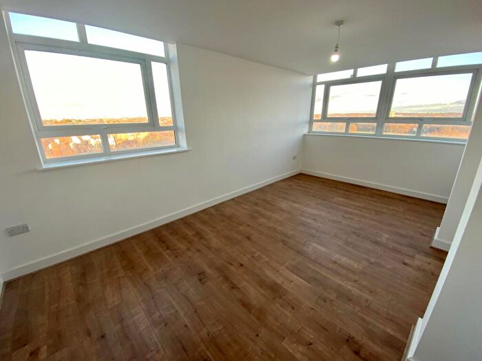 2 Bedroom Apartment To Rent In Belem Tower, L17