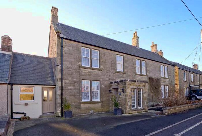 3 Bedroom Semi-Detached House For Sale In Holm Hill, Chirnside, TD11