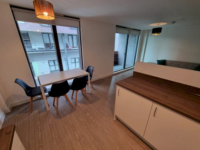 2 Bedroom Flat To Rent In Craven Street, Salford, M5