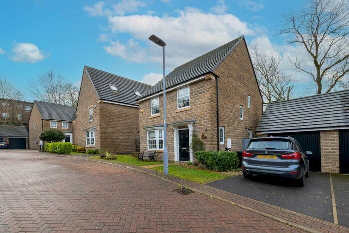 4 Bedroom Detached House For Sale In Bluebell Square, Wyke, BD12