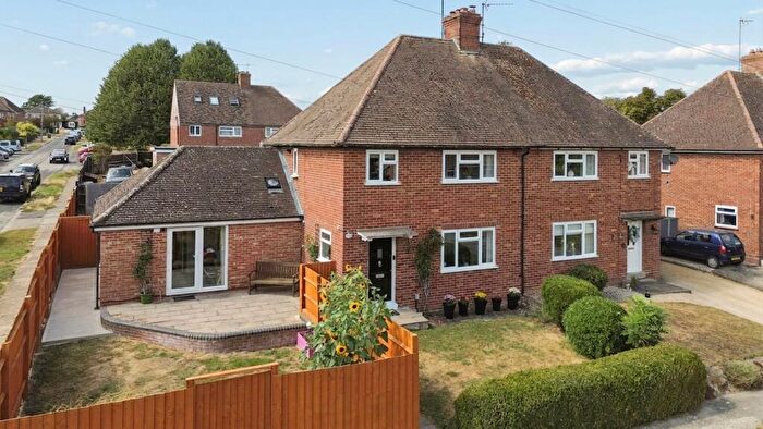 4 Bedroom Semi-Detached House For Sale In Barwell, Wantage, OX12