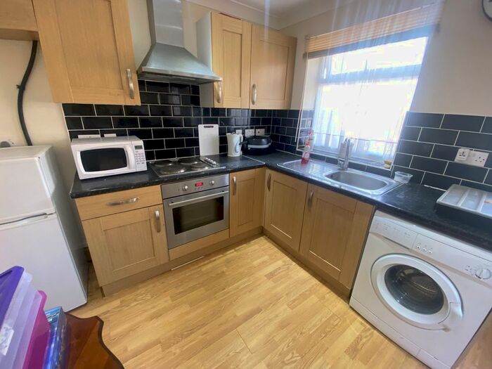 Studio To Rent In Leamington Road, Southall, Greater London, UB2