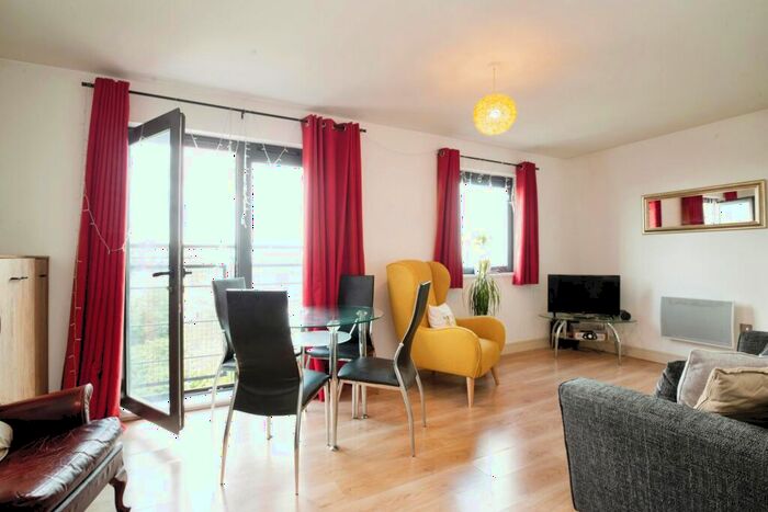 2 Bedroom Apartment To Rent In Galleon Way, CF10