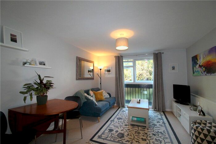 1 Bedroom Flat To Rent In Cotelands, Croydon, CR0