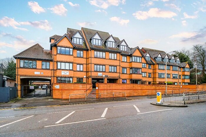 1 Bedroom Retirement Property For Sale In High Road, London, E18