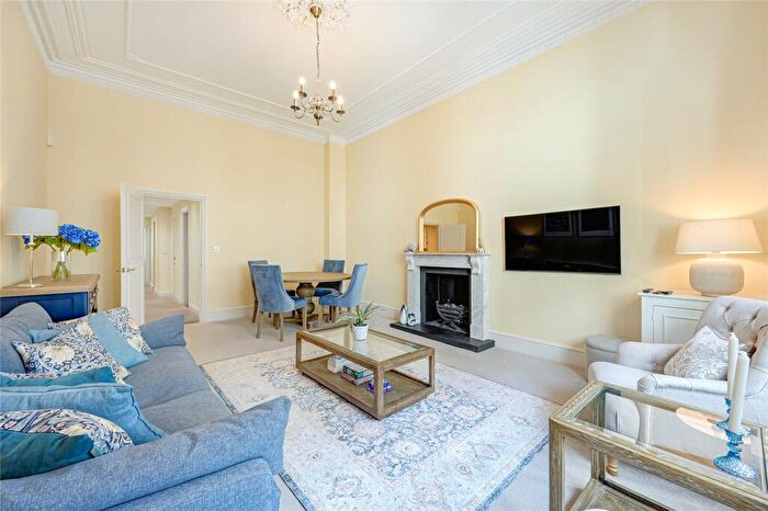 2 Bedroom Apartment To Rent In Harcourt Terrace, Chelsea, London, SW10