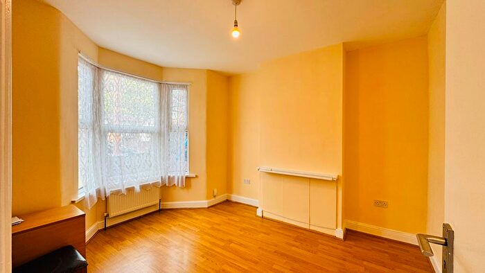 3 Bedroom Terraced House To Rent In Farmer Road, Leyton, E10