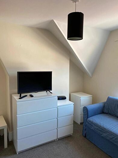 Studio To Rent In Studio, CF10 - Photo 3