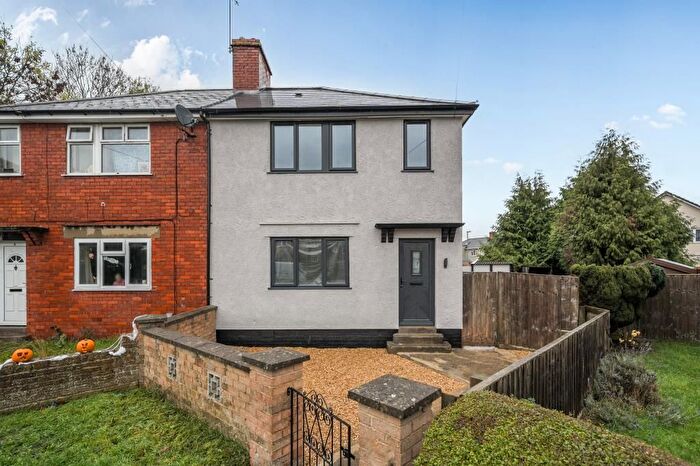 3 Bedroom Semi Detached House For Sale In Hurst Crescent, Swindon, SN2