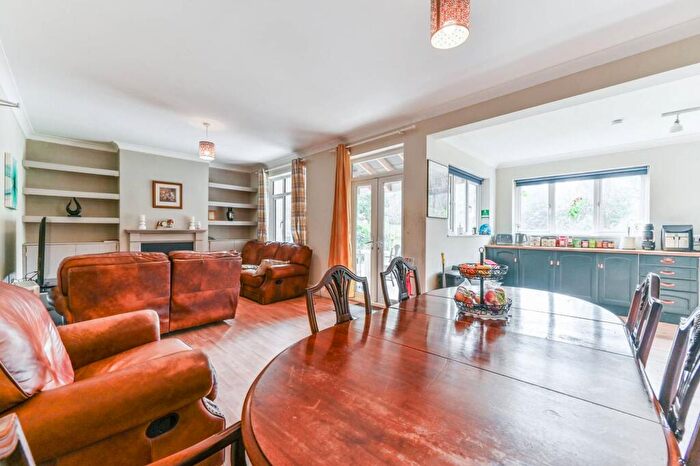 5 Bedroom Detached House For Sale In , Upper Norwood, London, SE19