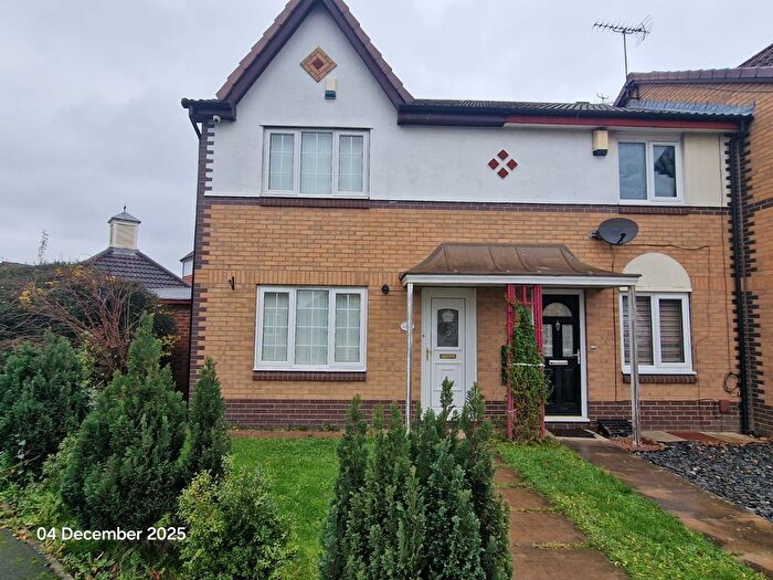 3 Bedroom Semi Detached House To Rent In Gardeners Court, Leeds, LS10