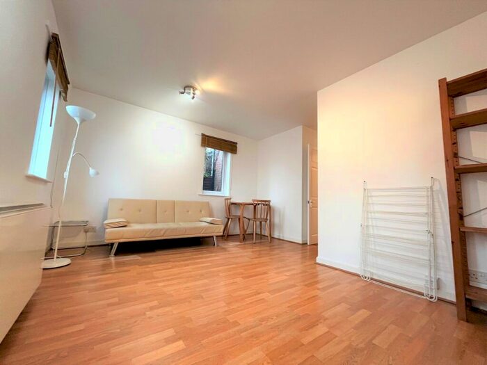 1 Bedroom Flat To Rent In Friern Barnet Lane, London, N20