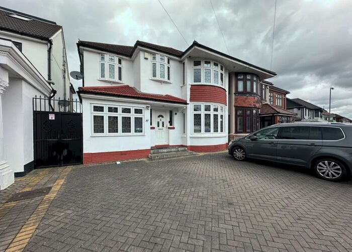 5 Bedroom Semi-Detached House To Rent In Lord Avenue, Clayhall, IG5