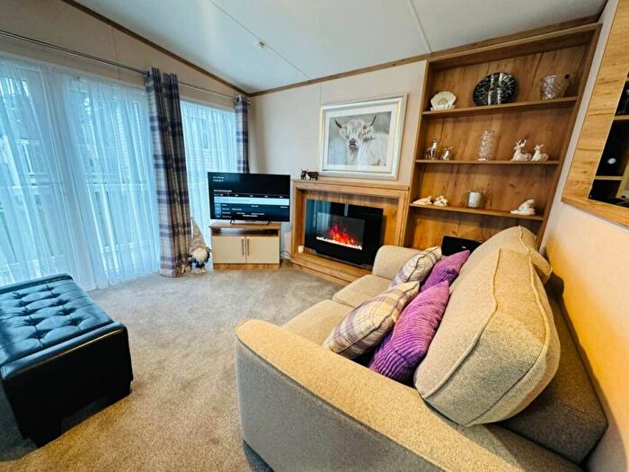 2 Bedroom Caravan For Sale In Perowne Way, Sandown, PO36