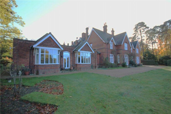 1 Bedroom Flat To Rent In Englemere Wood, Kings Ride, Ascot, SL5