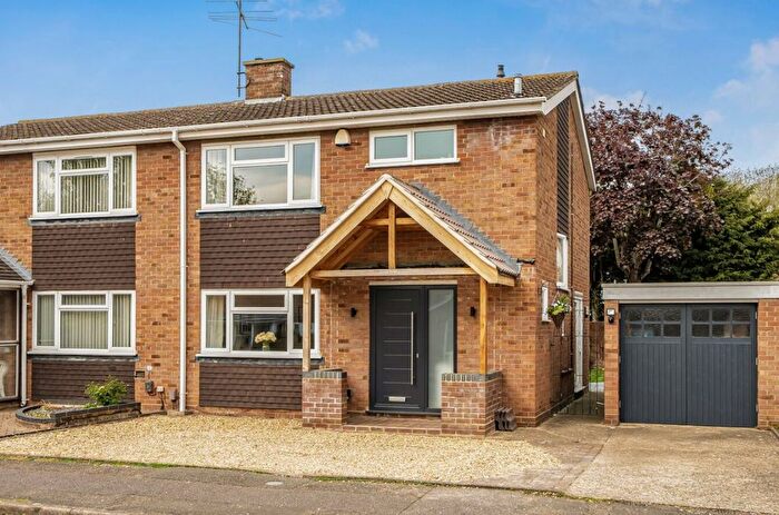 3 Bedroom Semi-detached House For Sale In Neville Close, Bromham, MK43