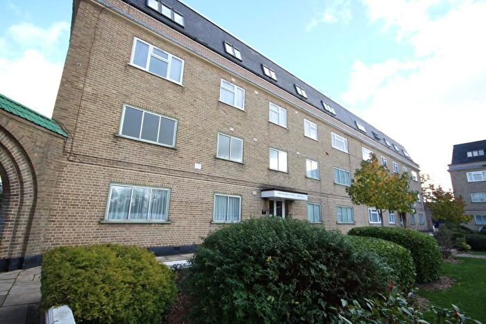 2 Bedroom Flat To Rent In Orchard Court, Stonegrove, Edgware, Middlesex, HA8