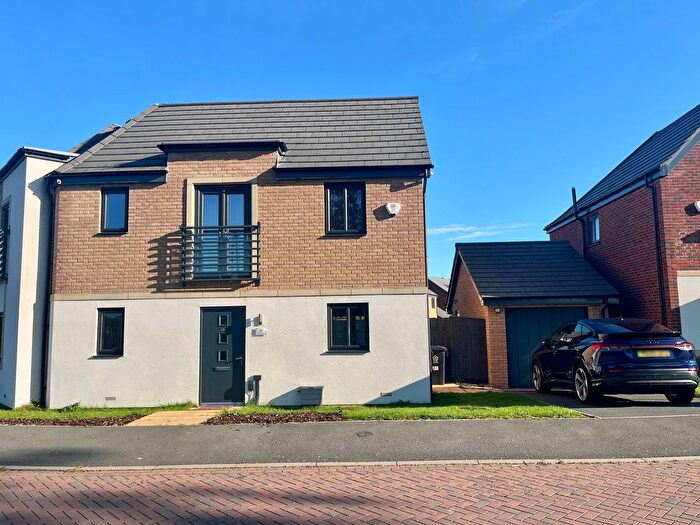 3 Bedroom Semi-Detached House For Sale In Deacon Road, Leicester, LE4