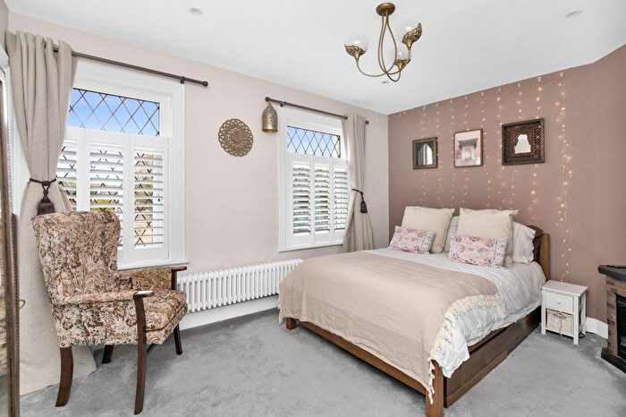 2 Bedroom Terraced House For Sale In Kingslea, Leatherhead, KT22