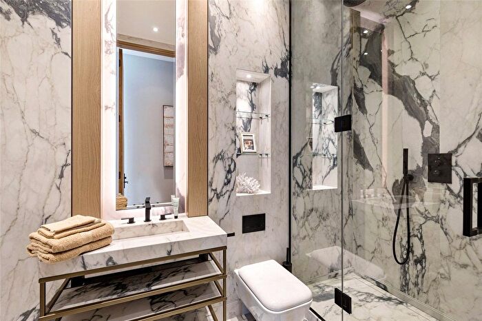 4 Bedroom Flat For Sale In The Stage, Hewett Street, London, EC2A