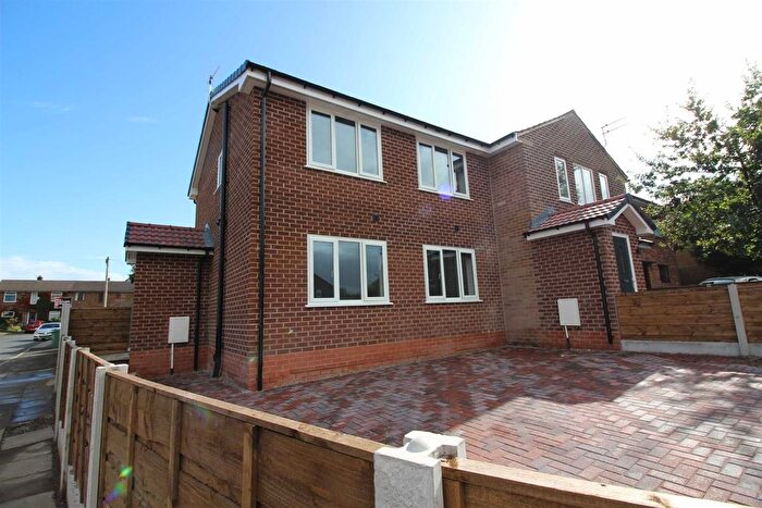4 Bedroom Semi-Detached House To Rent In Chestnut Avenue, Tottington, BL8