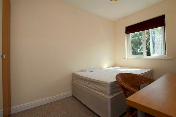 6 Bedroom Town House To Rent In Eastfields Road - Stoke Gifford, BS16