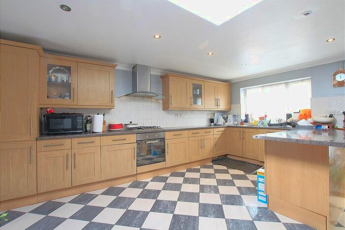 3 Bedroom Semi-Detached House To Rent In Rosemary Avenue, Hounslow, TW4