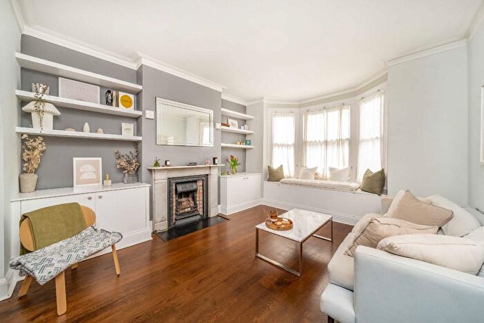 2 Bedroom Flat For Sale In Sumatra Road, West Hampstead, NW6