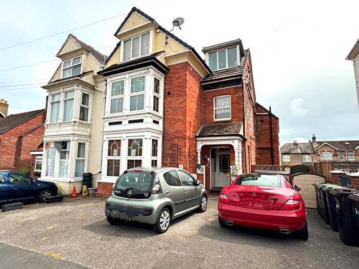 1 Bedroom Flat For Sale In Carlton Road South, Weymouth, DT4