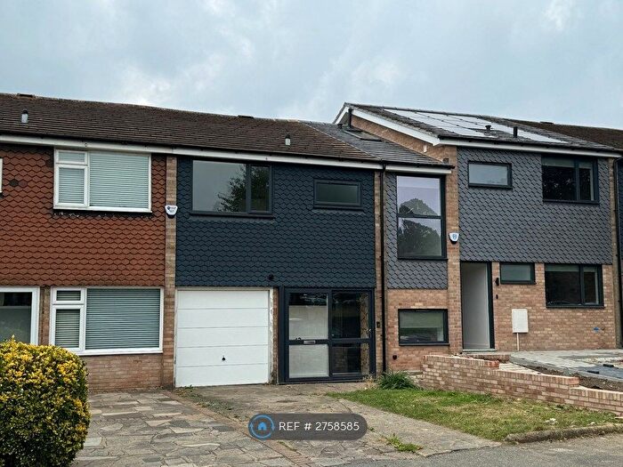 3 Bedroom Terraced House To Rent In Warminster Road, London, SE25