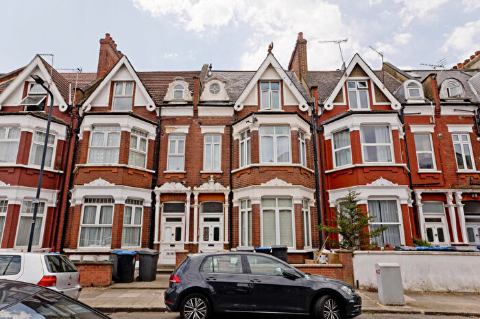 2 Bedroom Flat To Rent In Sheldon Road, London, NW2