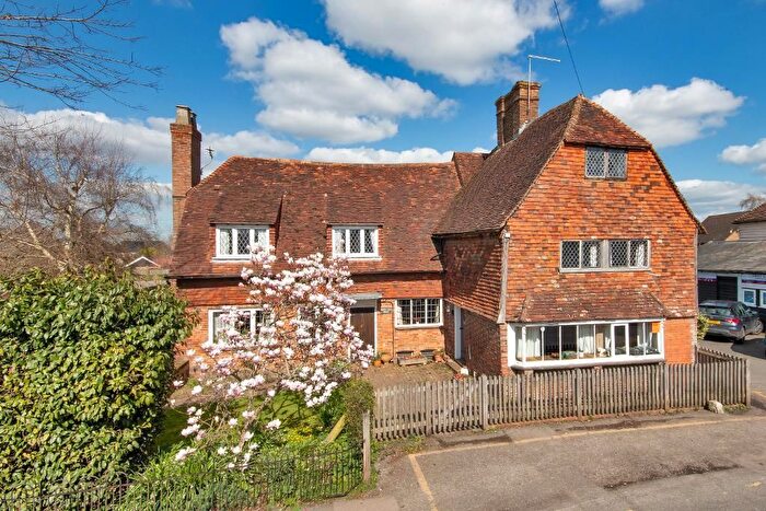 6 Bedroom Detached House For Sale In High Street, Marden, Kent, TN12